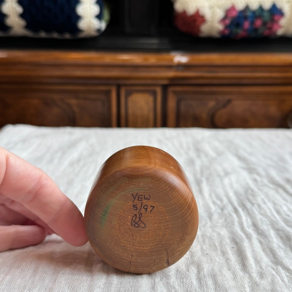 VTG Handmade Yew Wooden Bowl Dish Vase Bud Signed Small Natural Wood '97 - Picture 6 of 10